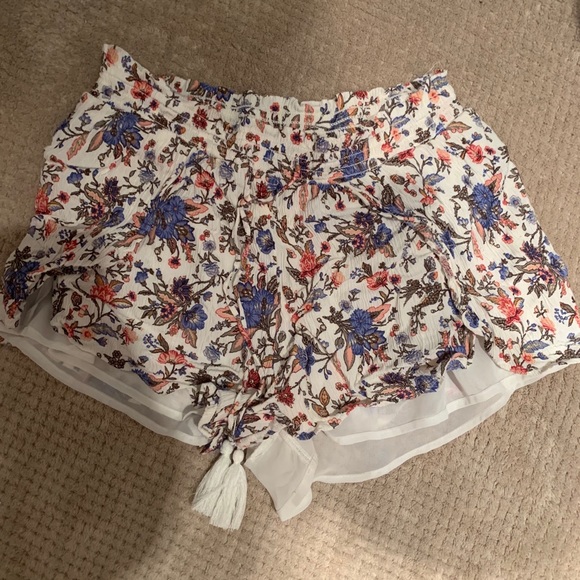 Floral flowy shorts. - Picture 1 of 1